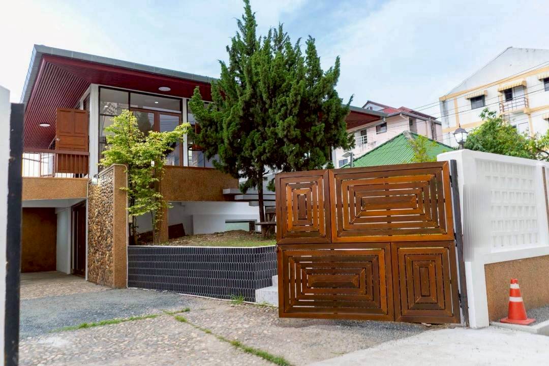 Looking House for rent in the old city Chiang Mai